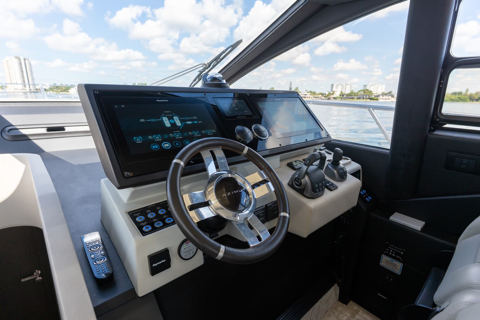 2022 Azimut S6