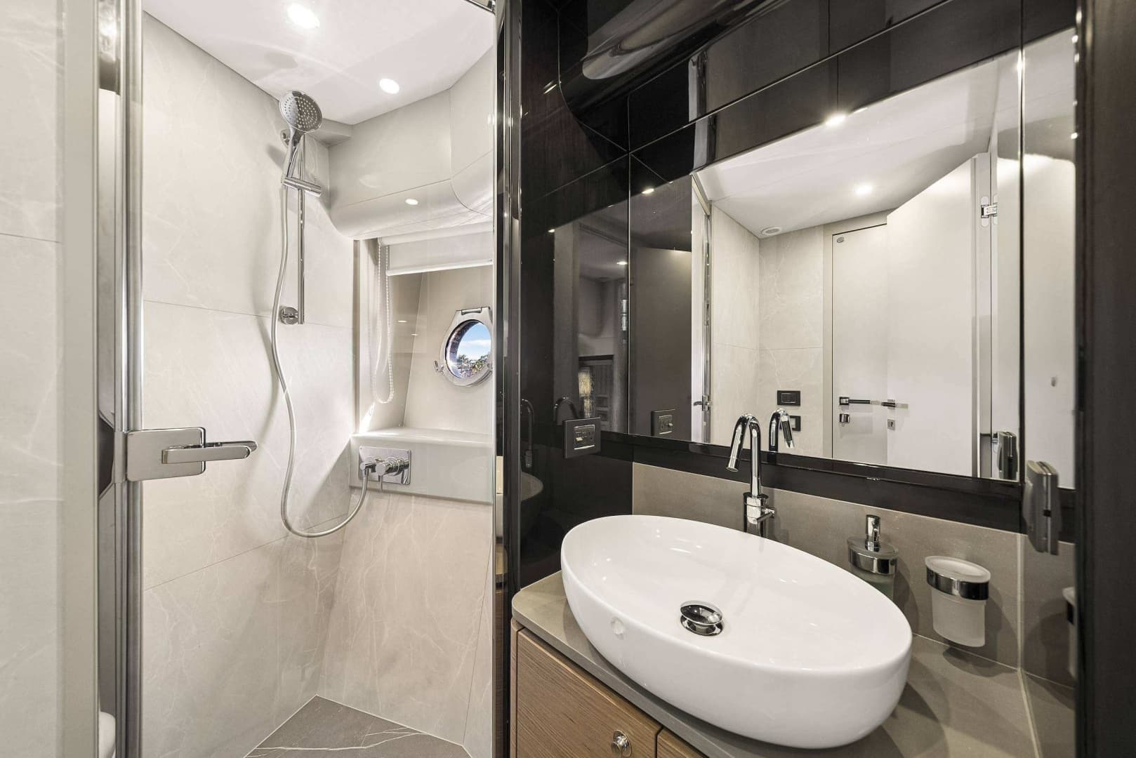 2022 Absolute Navetta 58