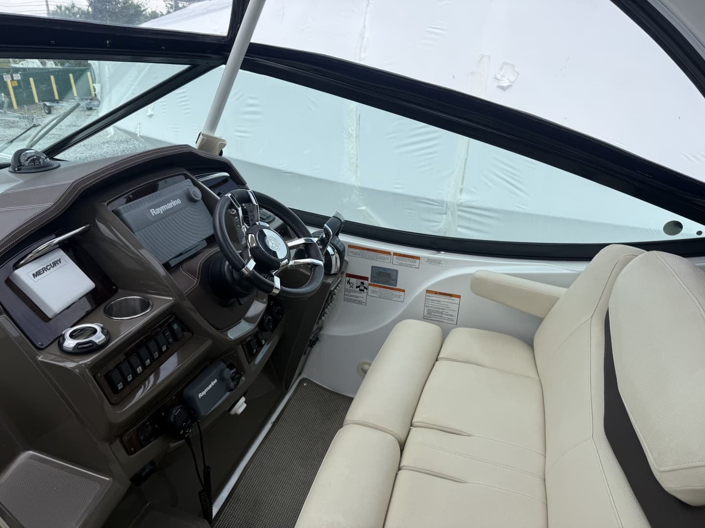 2016 Cruisers Yachts 350 Express
