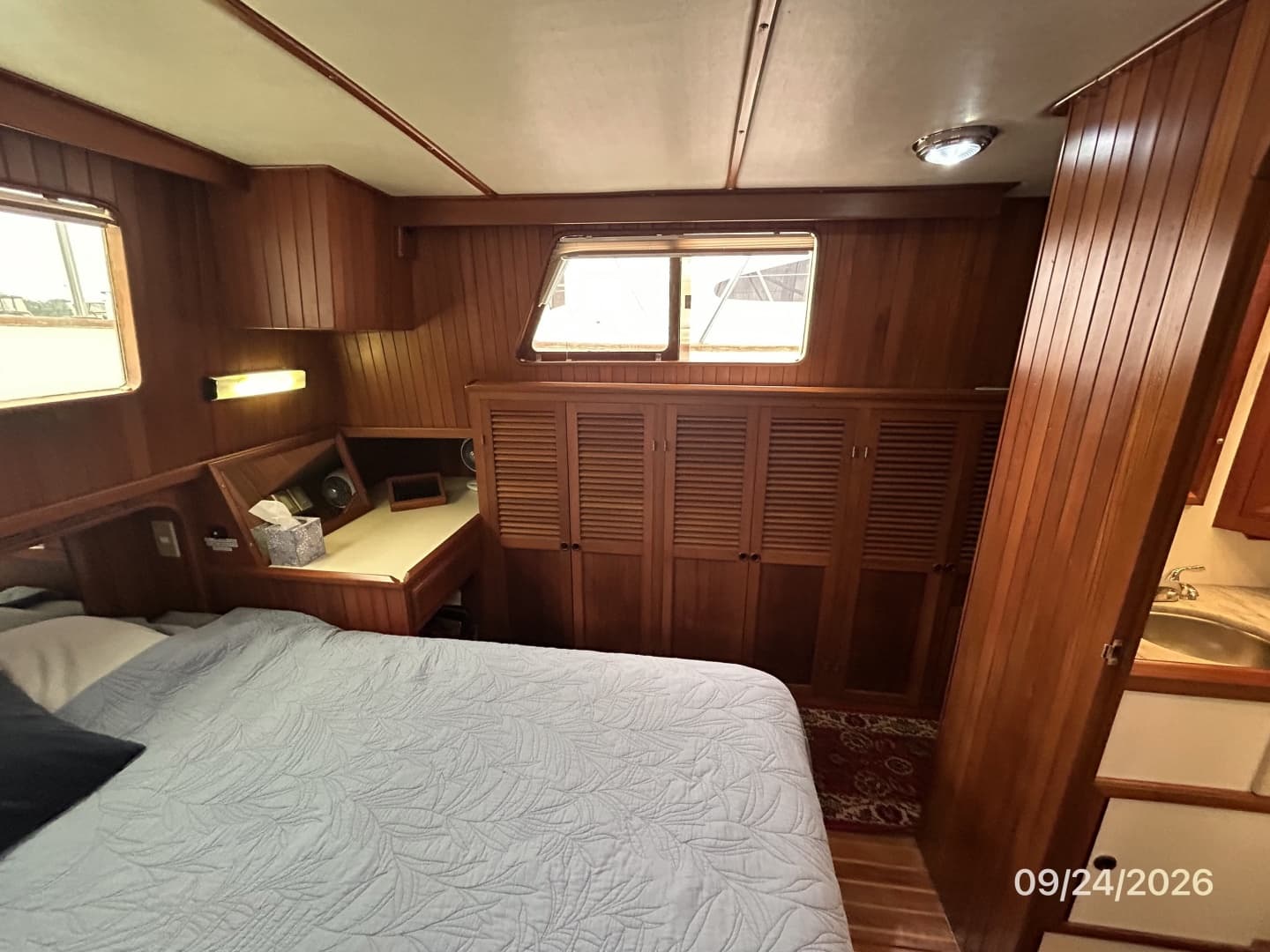 36' Monk master stateroom port