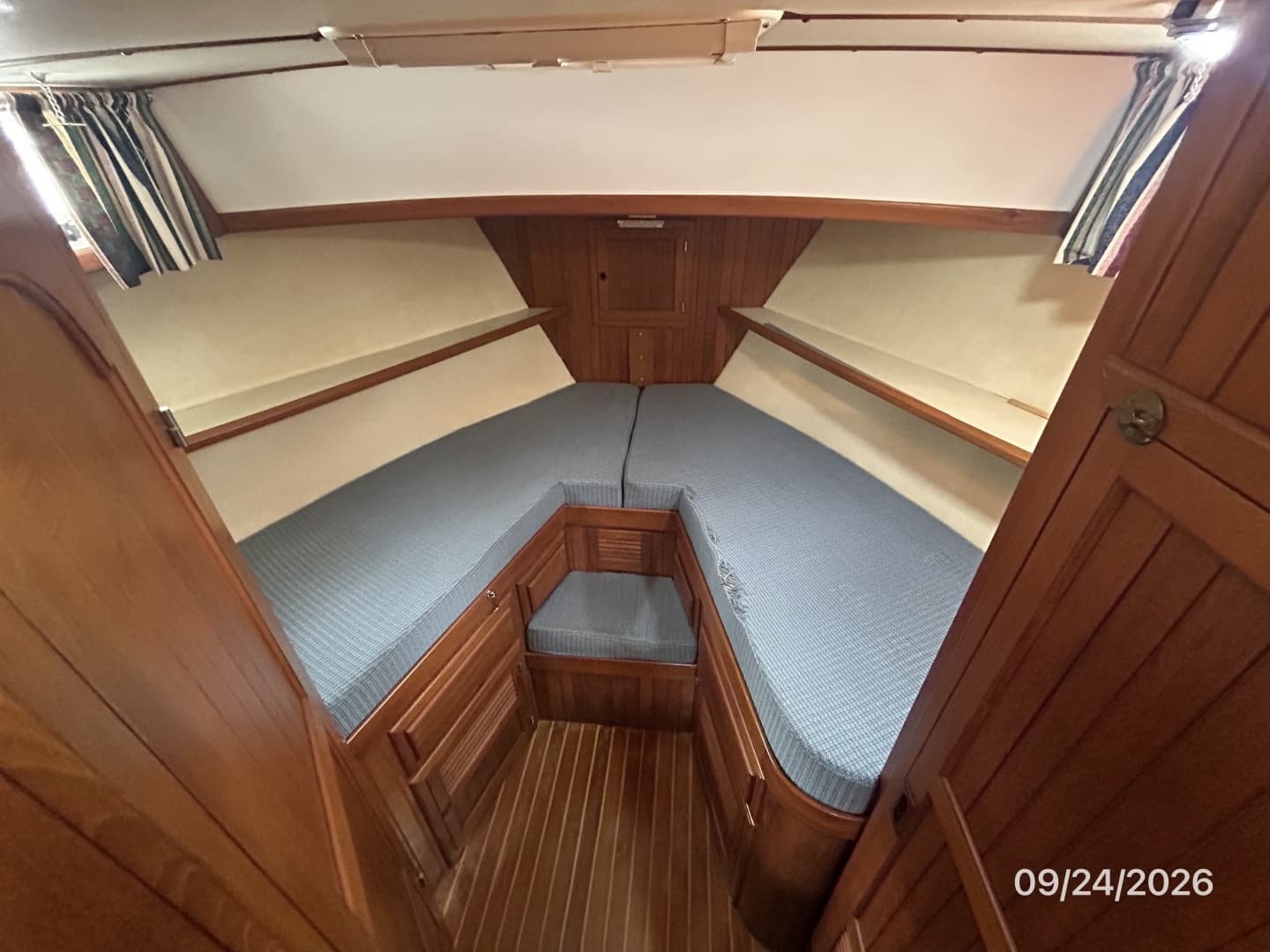 36' Monk guest stateroom