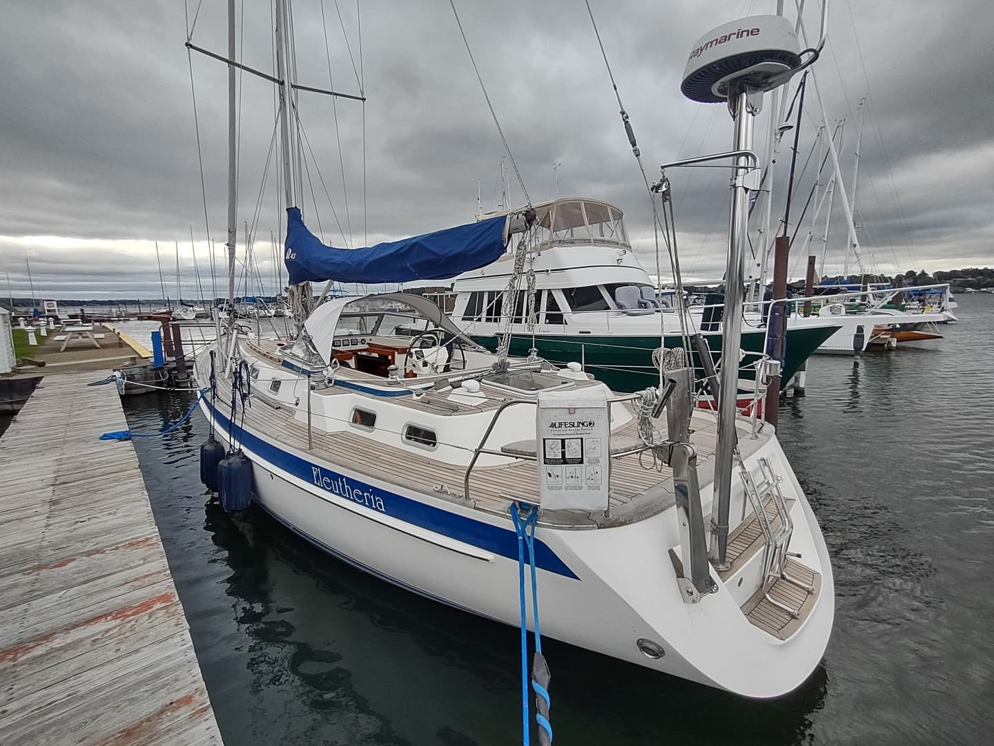 2004 Hallberg-Rassy 43
