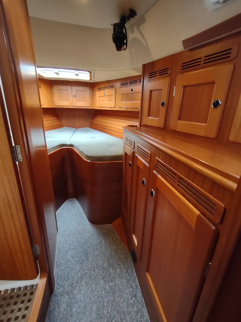 2004 Hallberg-Rassy 43