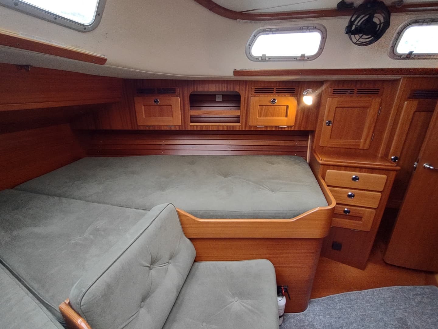 2004 Hallberg-Rassy 43