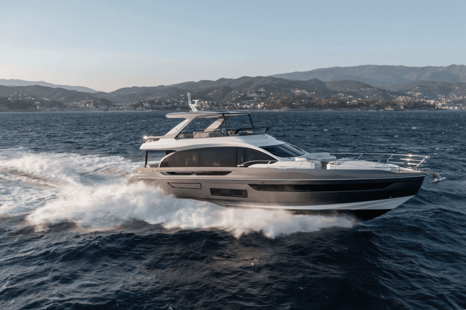 2025 Azimut Fly 72