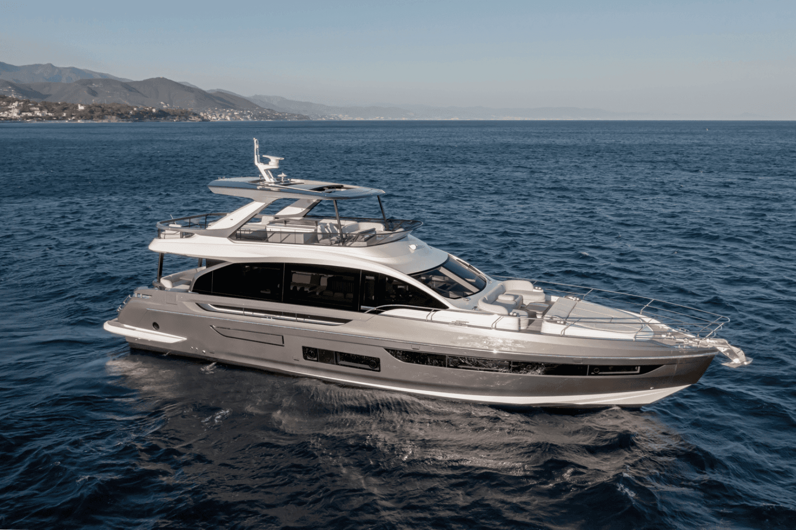 2025 Azimut Fly 72