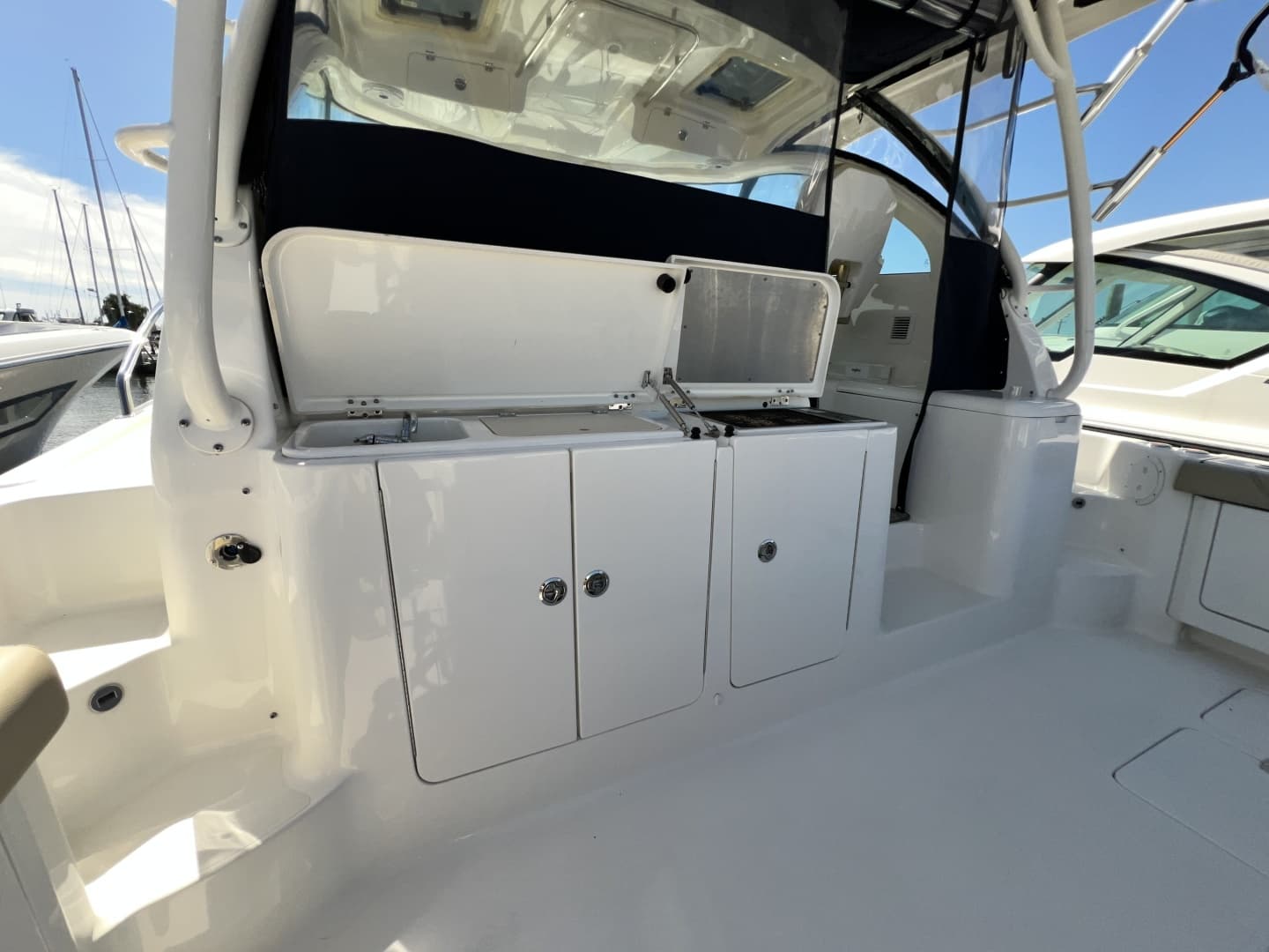 2020 Pursuit 385 Offshore