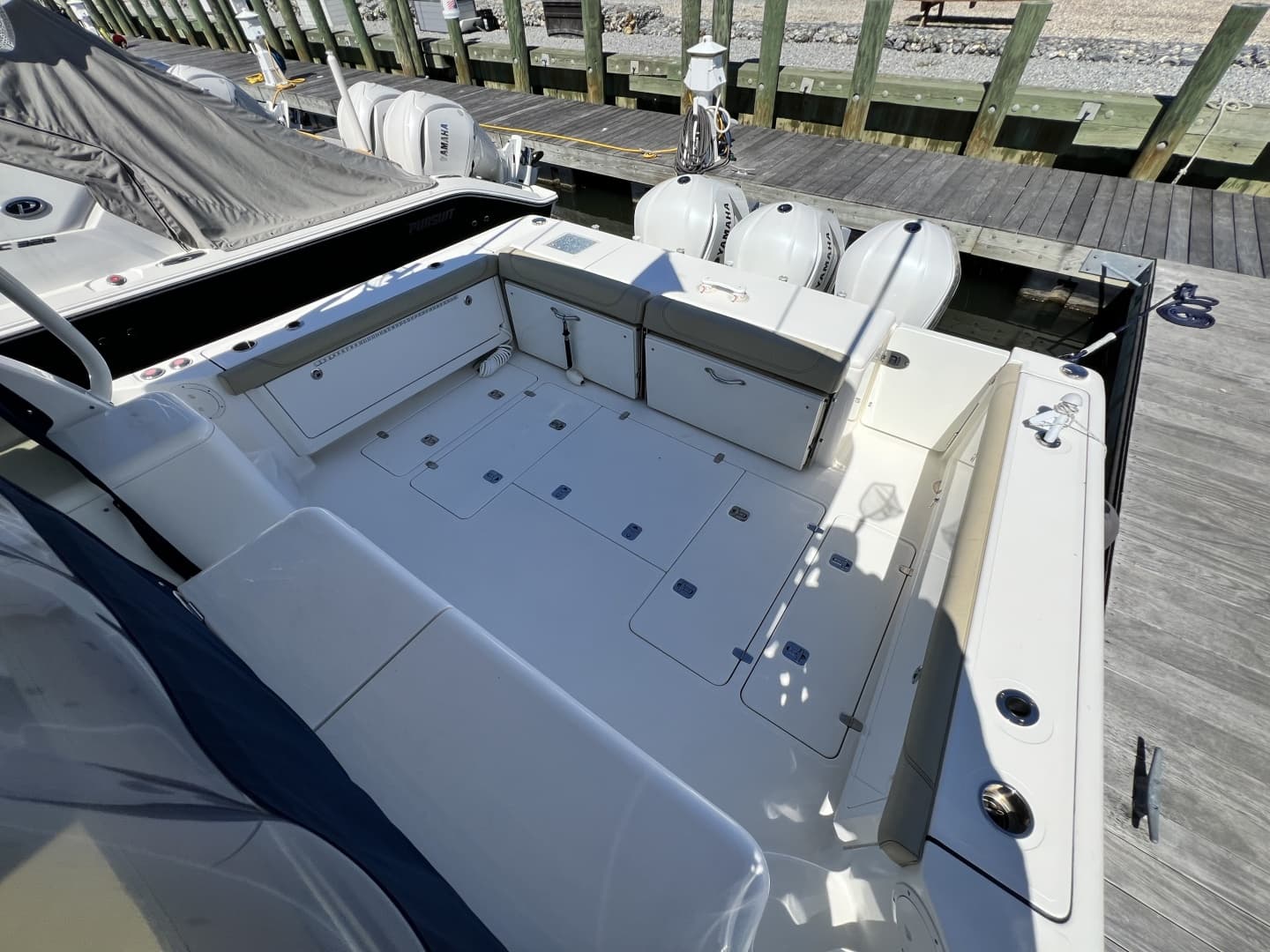 2020 Pursuit 385 Offshore