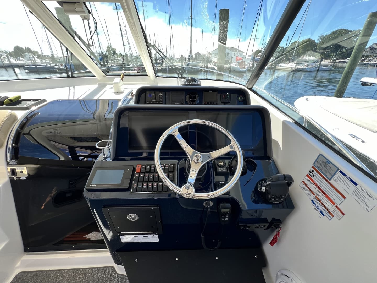 2020 Pursuit 385 Offshore