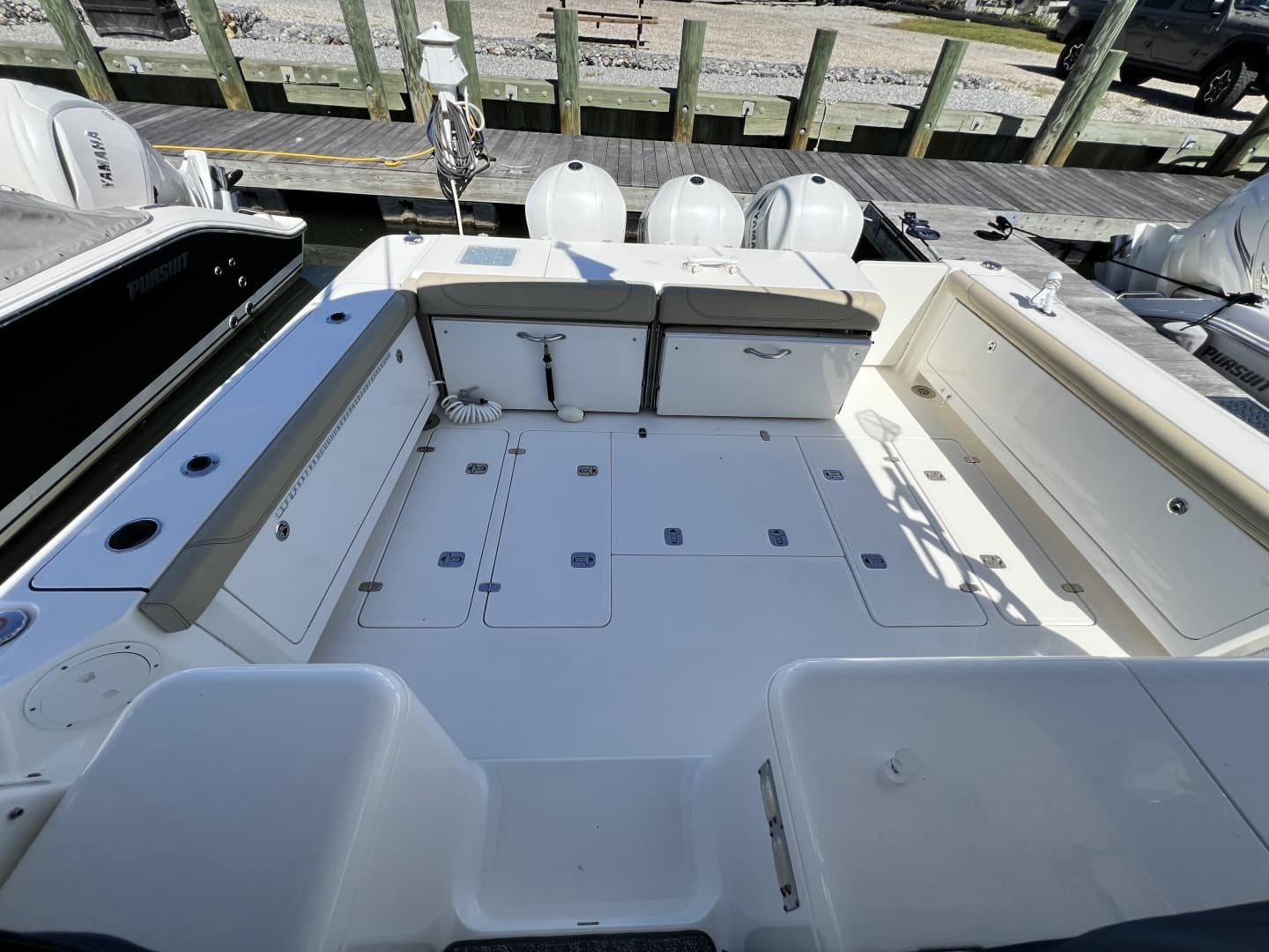 2020 Pursuit 385 Offshore