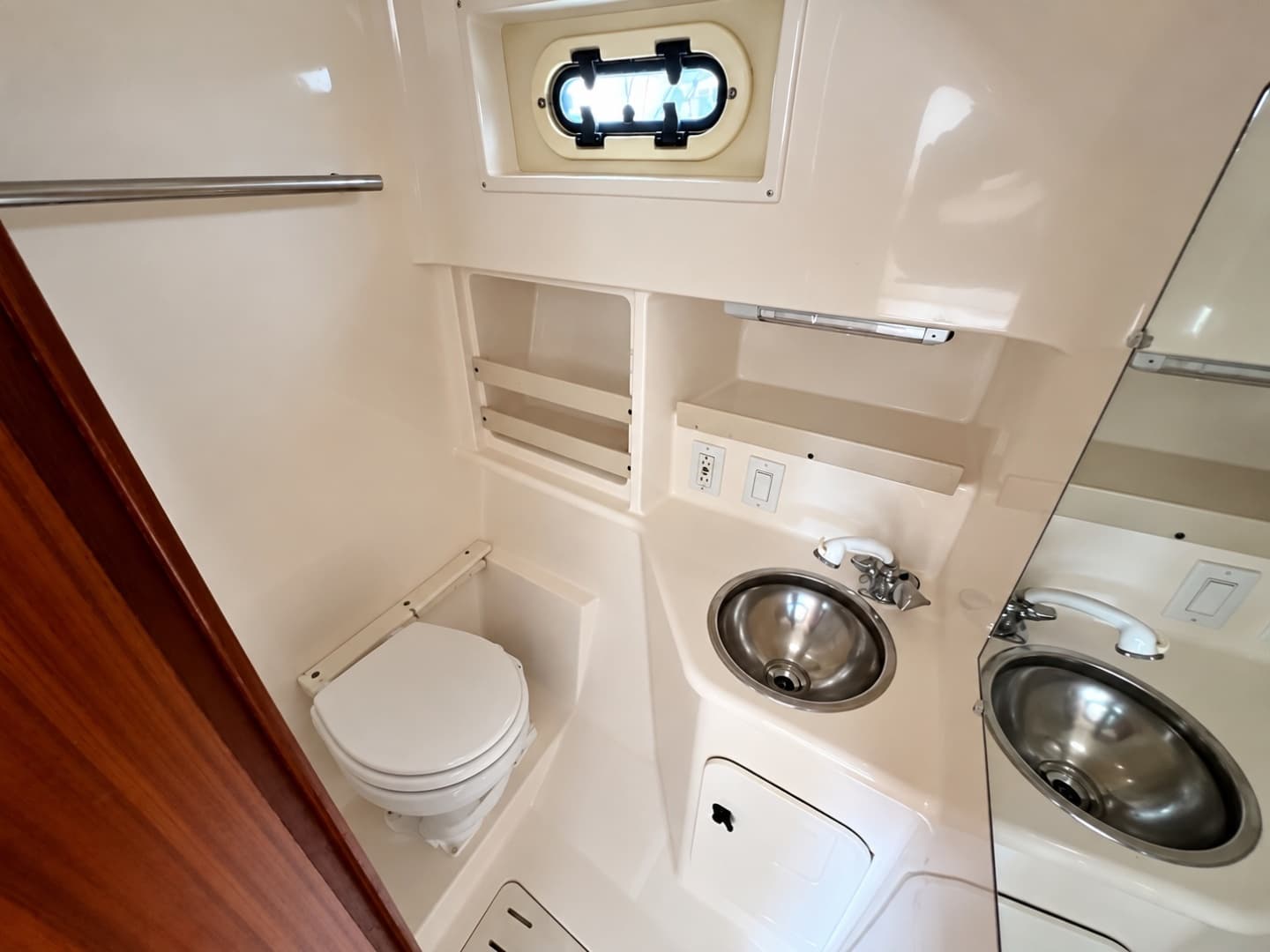 2003 Pursuit 3000 Offshore