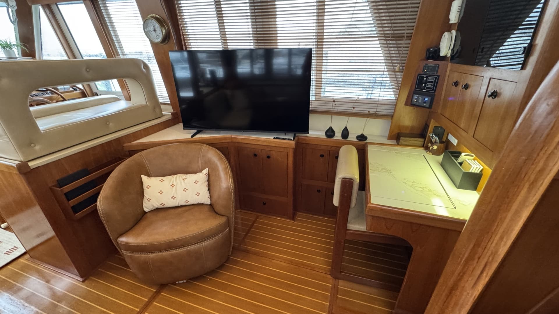 Salon Looking Starboard