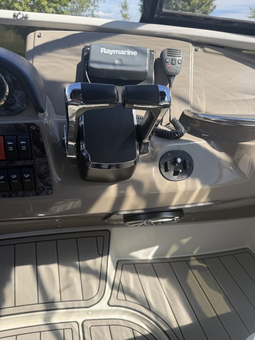 2000 Carver 396 Motor Yacht