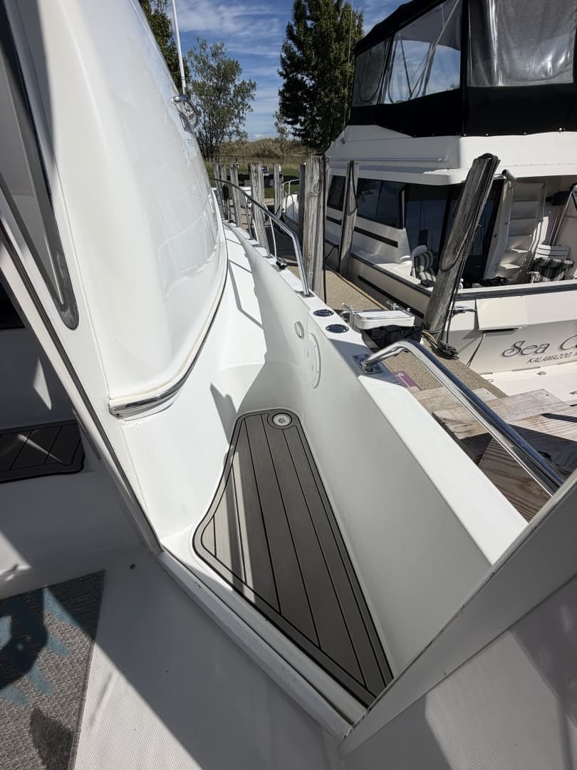 2000 Carver 396 Motor Yacht