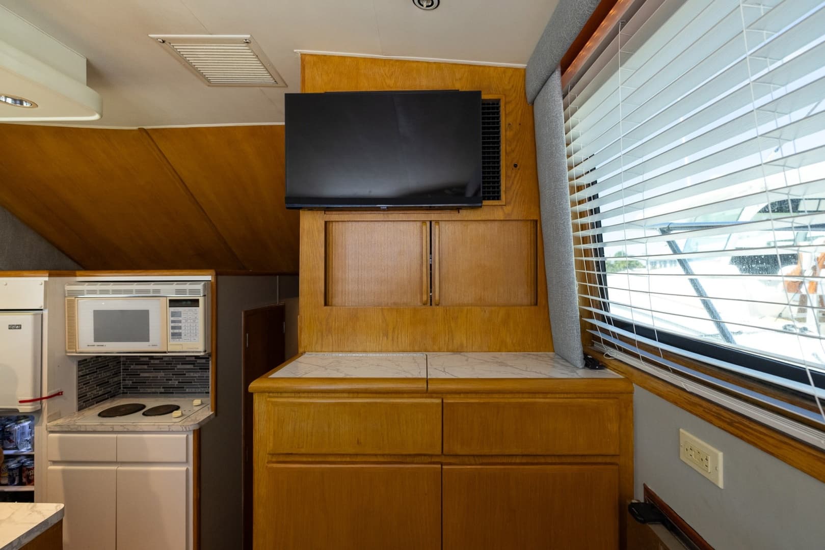 1995 Hatteras 43 Convertible