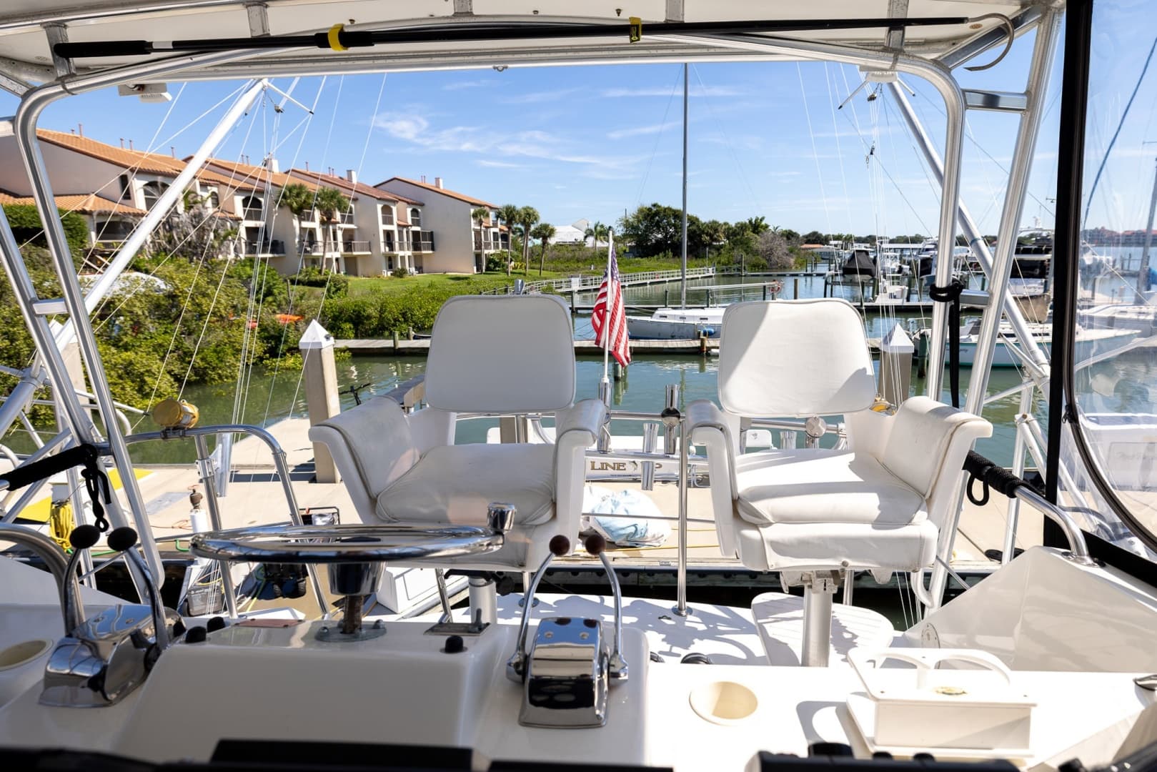 1995 Hatteras 43 Convertible