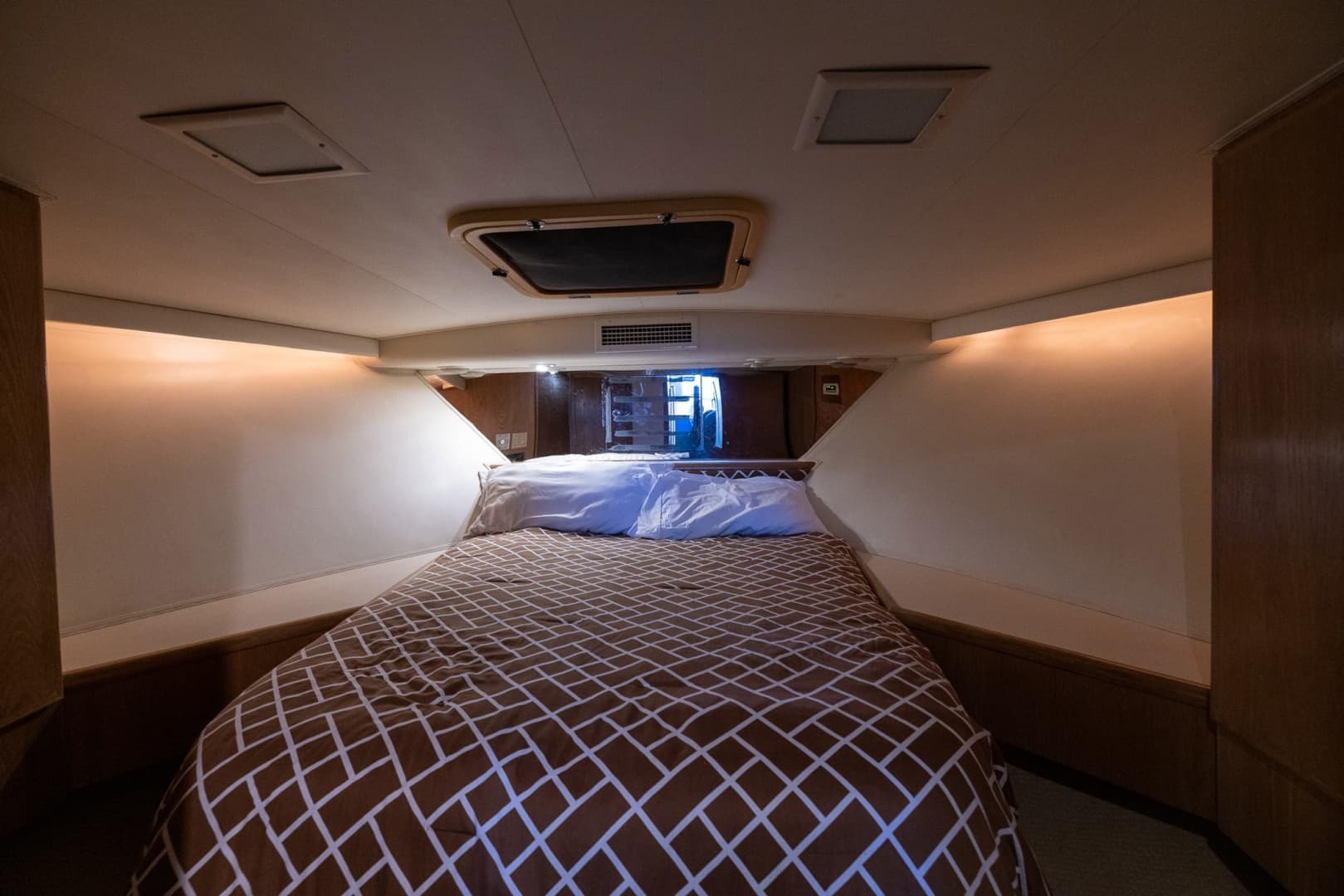 1995 Hatteras 43 Convertible