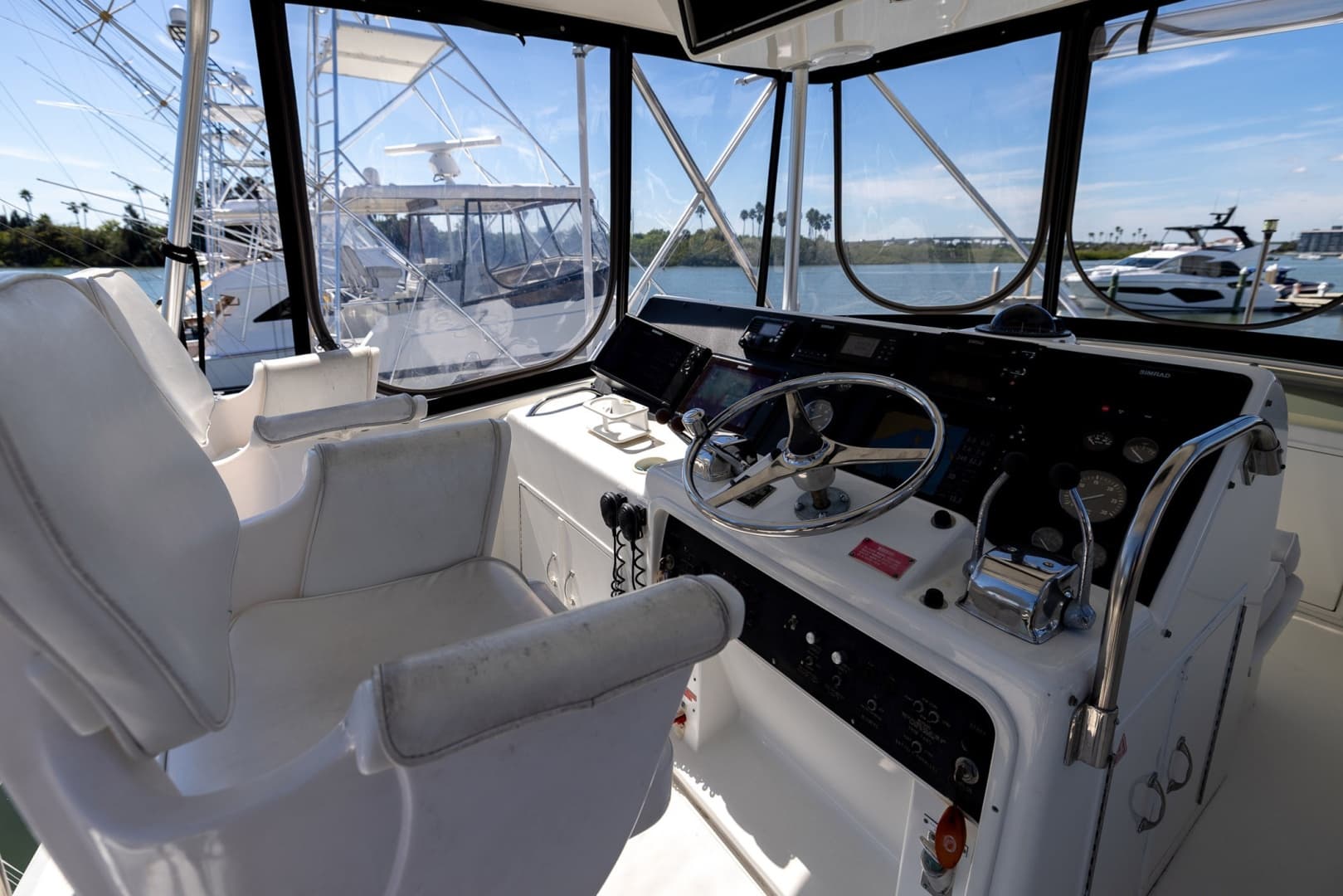 1995 Hatteras 43 Convertible