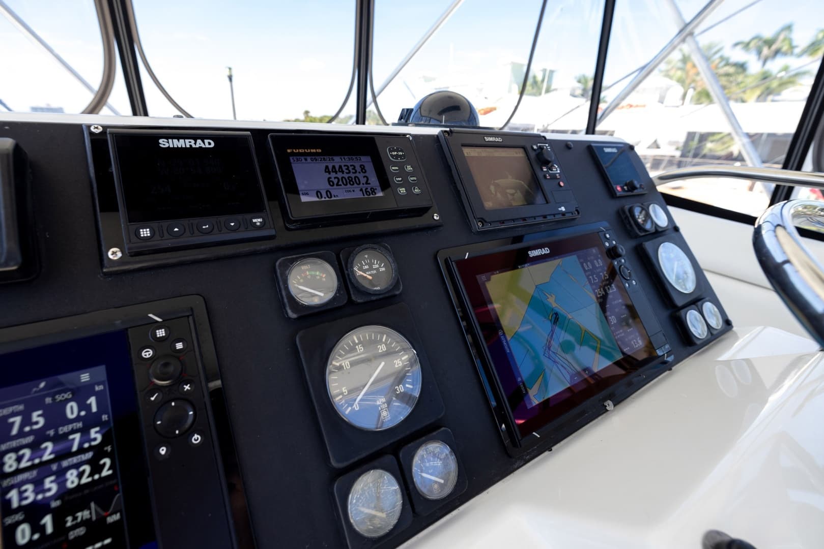 1995 Hatteras 43 Convertible