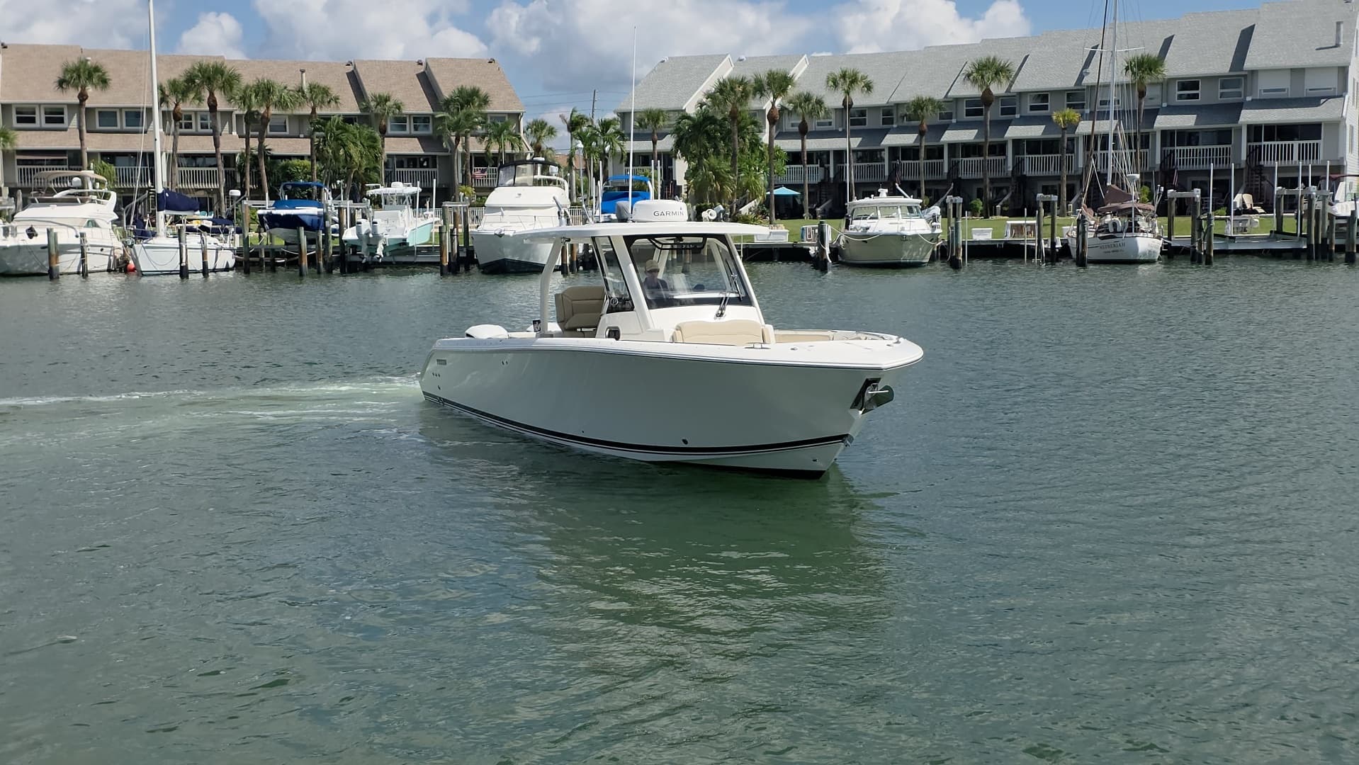 2019 Pursuit 328 Sport