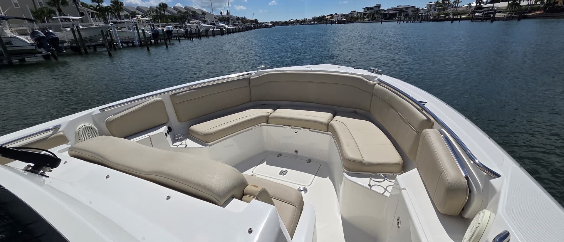 2019 Pursuit 328 Sport