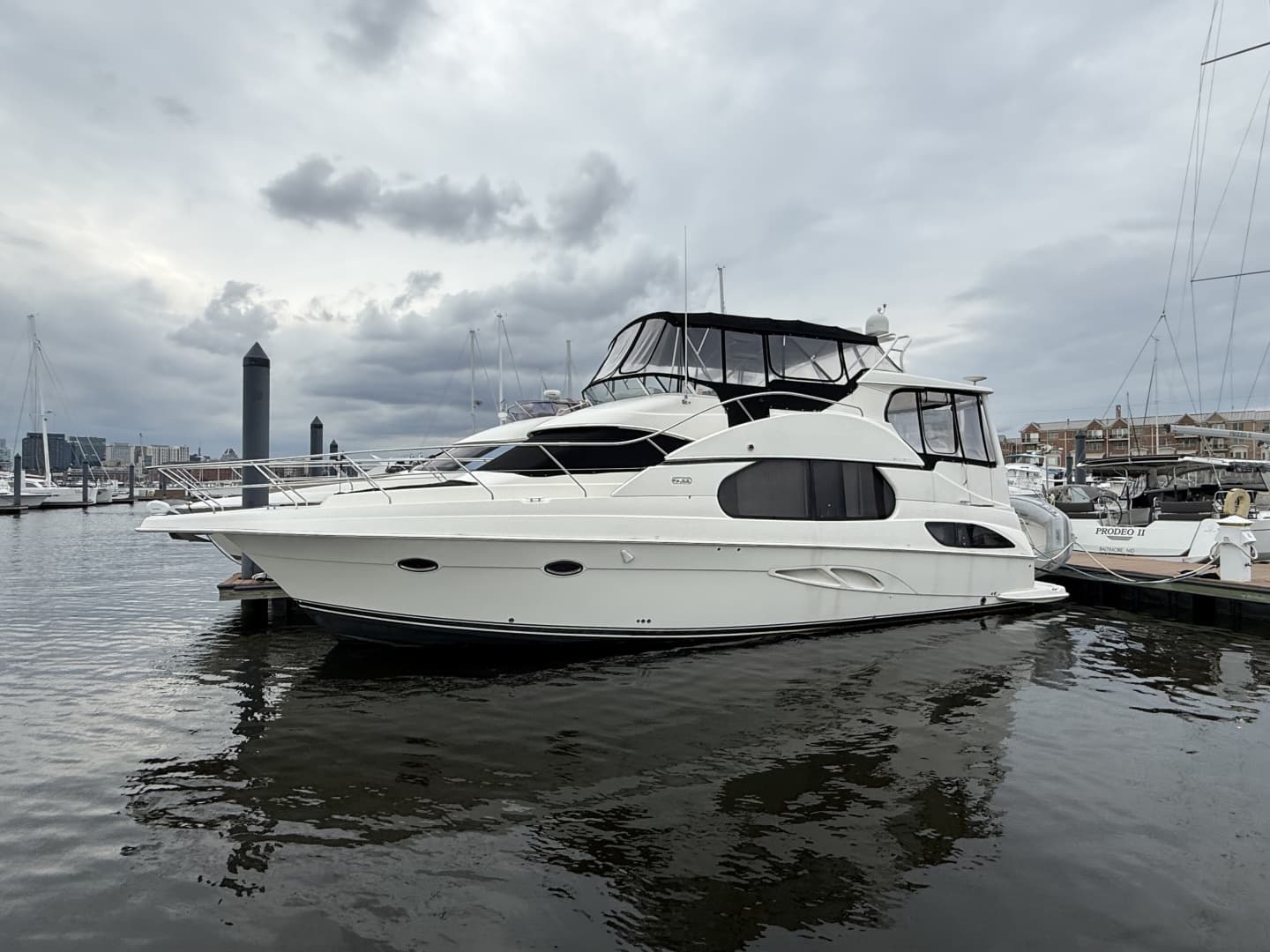 2005 Silverton 43 Motor Yacht