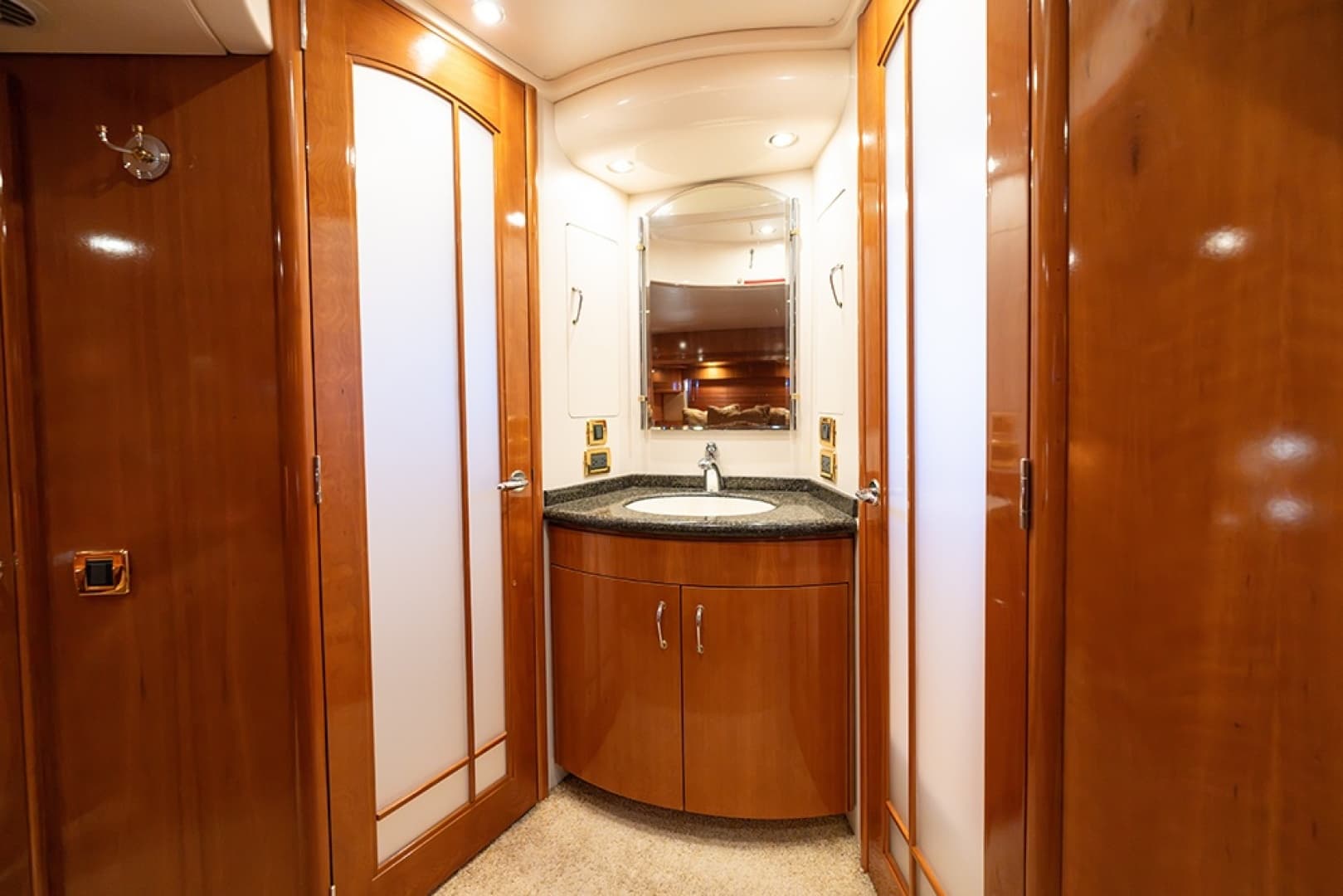 Master vanity