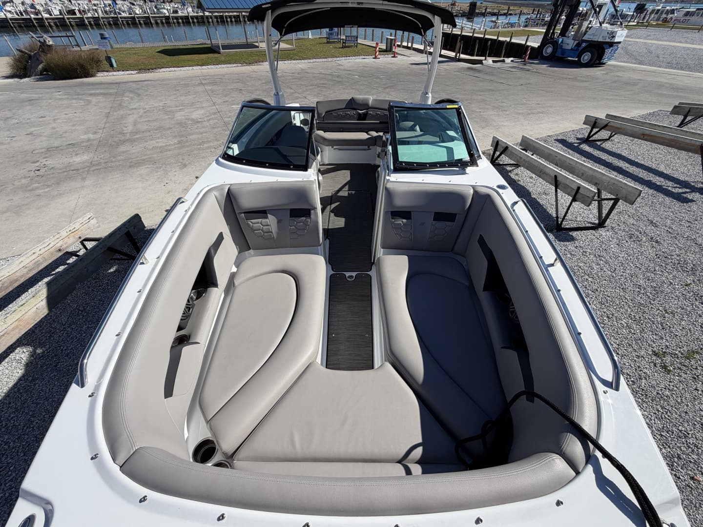 2022 Four Winns HD8