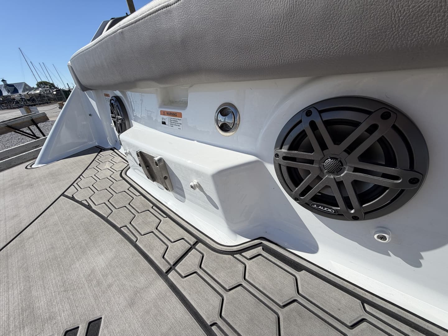 2022 Four Winns HD8