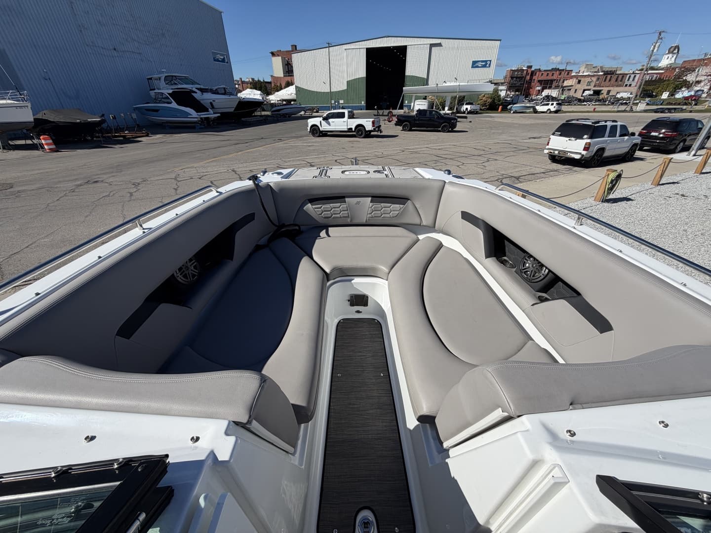 2022 Four Winns HD8