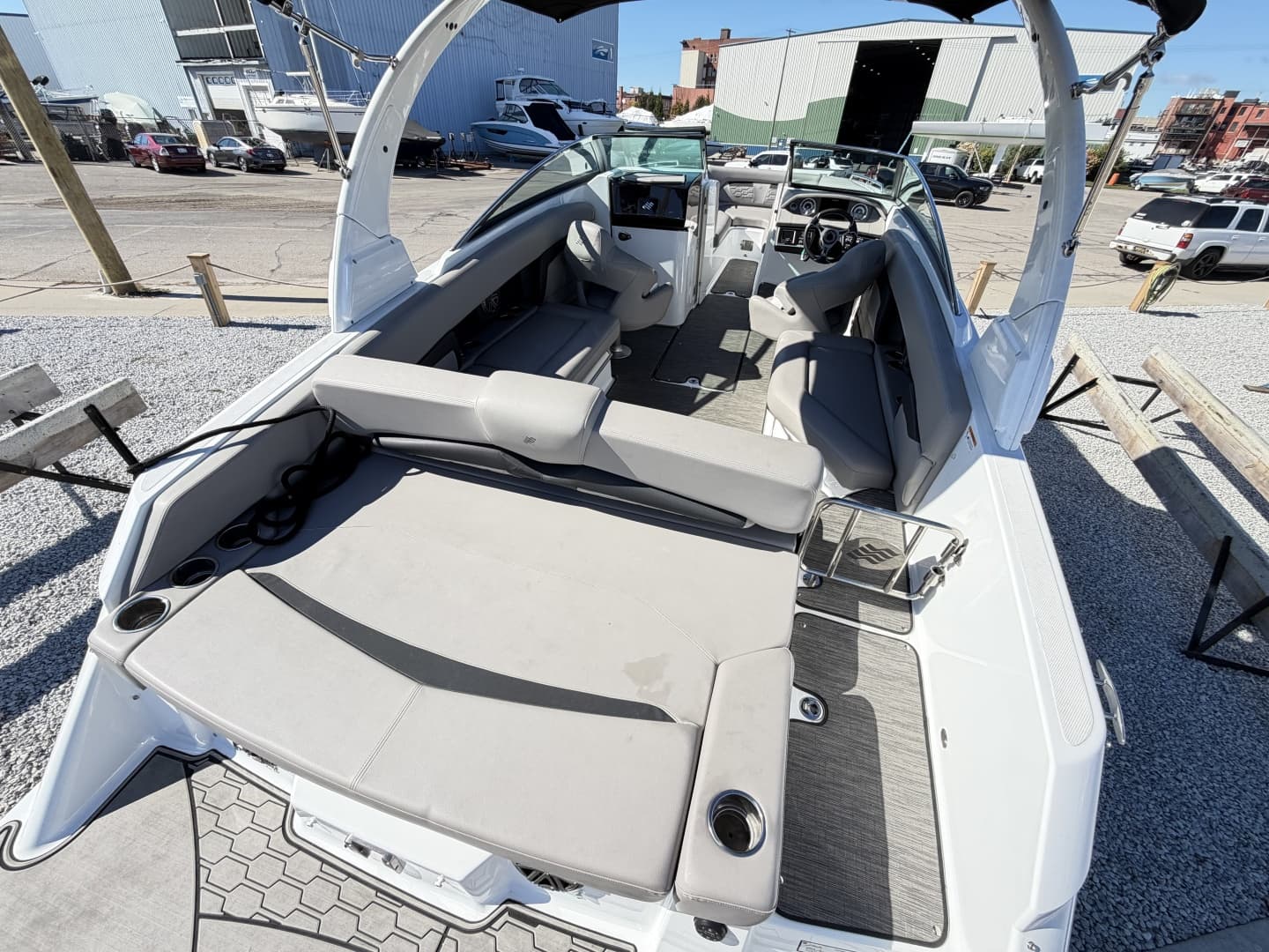 2022 Four Winns HD8