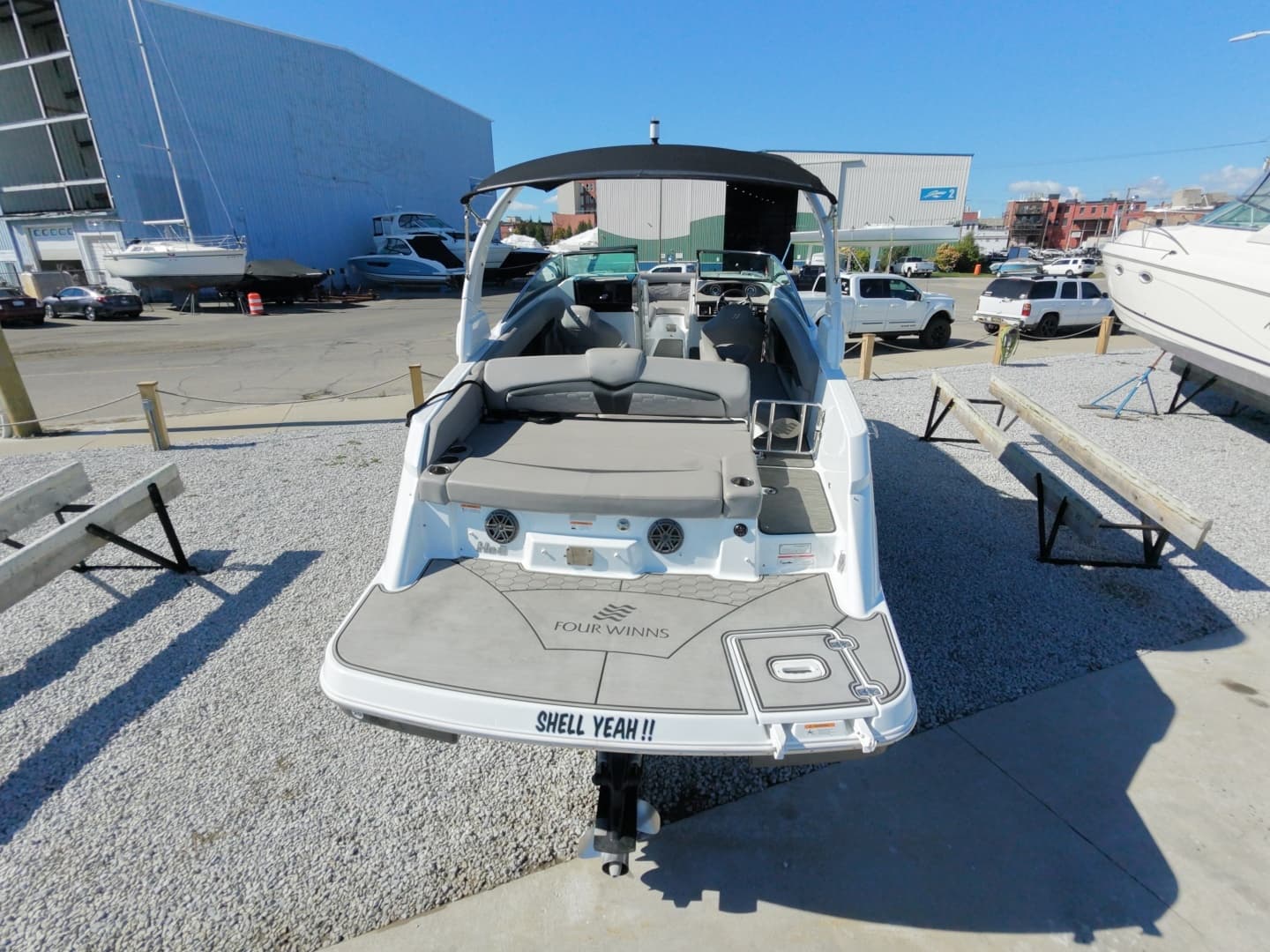 2022 Four Winns HD8