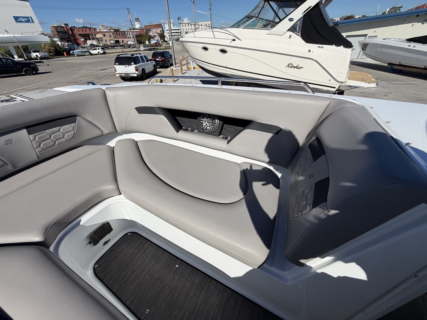 2022 Four Winns HD8