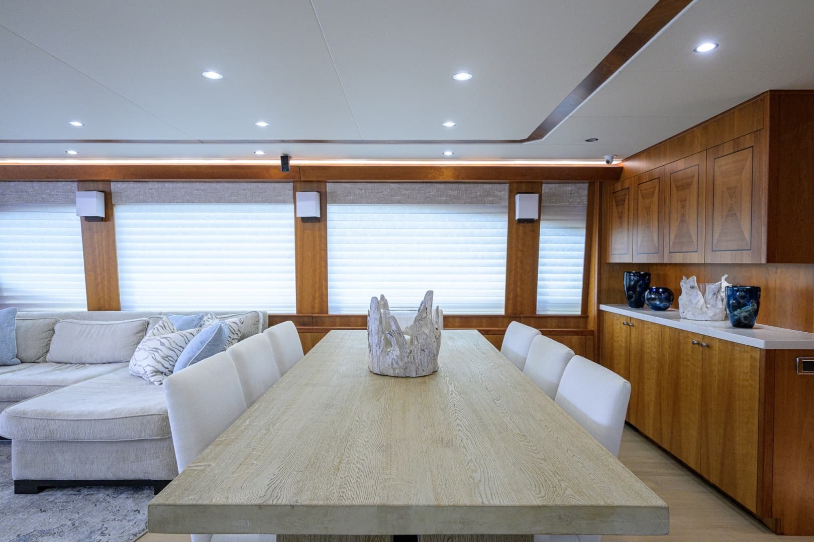 2013 Hatteras 80 Motor Yacht