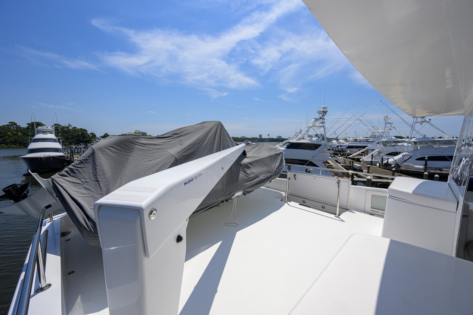 2013 Hatteras 80 Motor Yacht