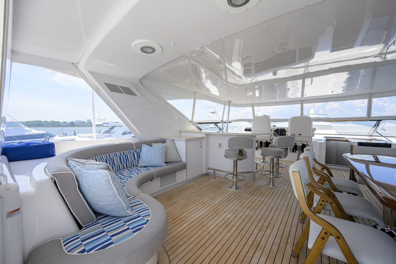 2013 Hatteras 80 Motor Yacht