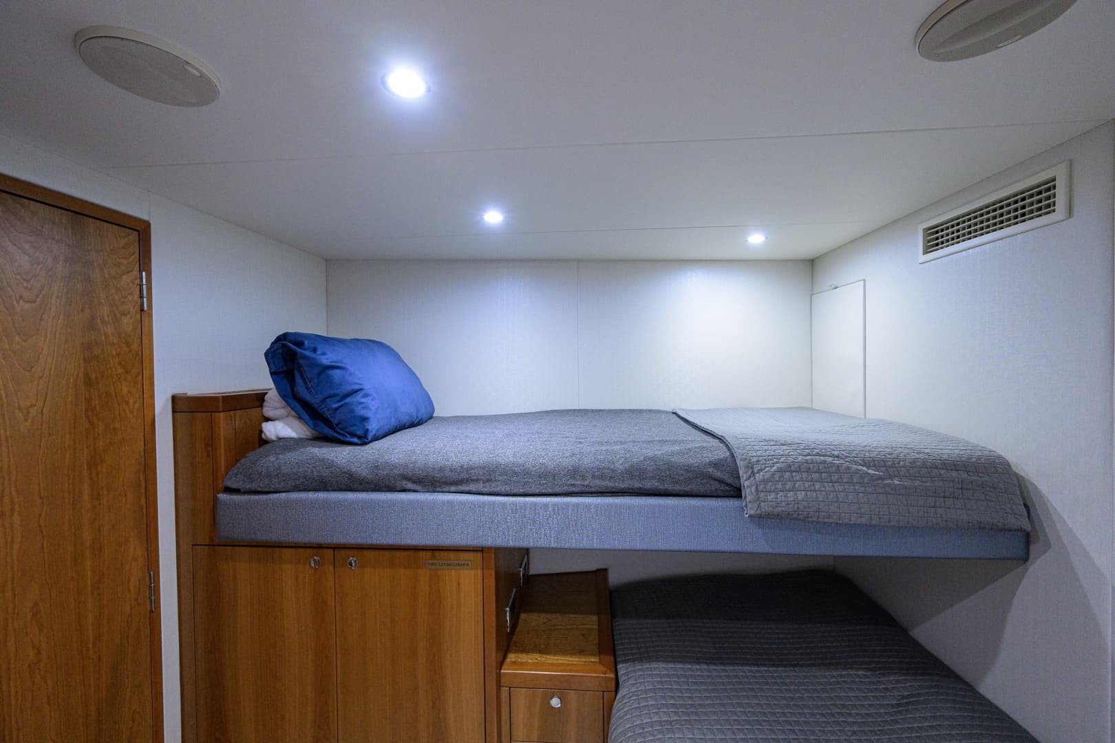 2013 Hatteras 80 Motor Yacht