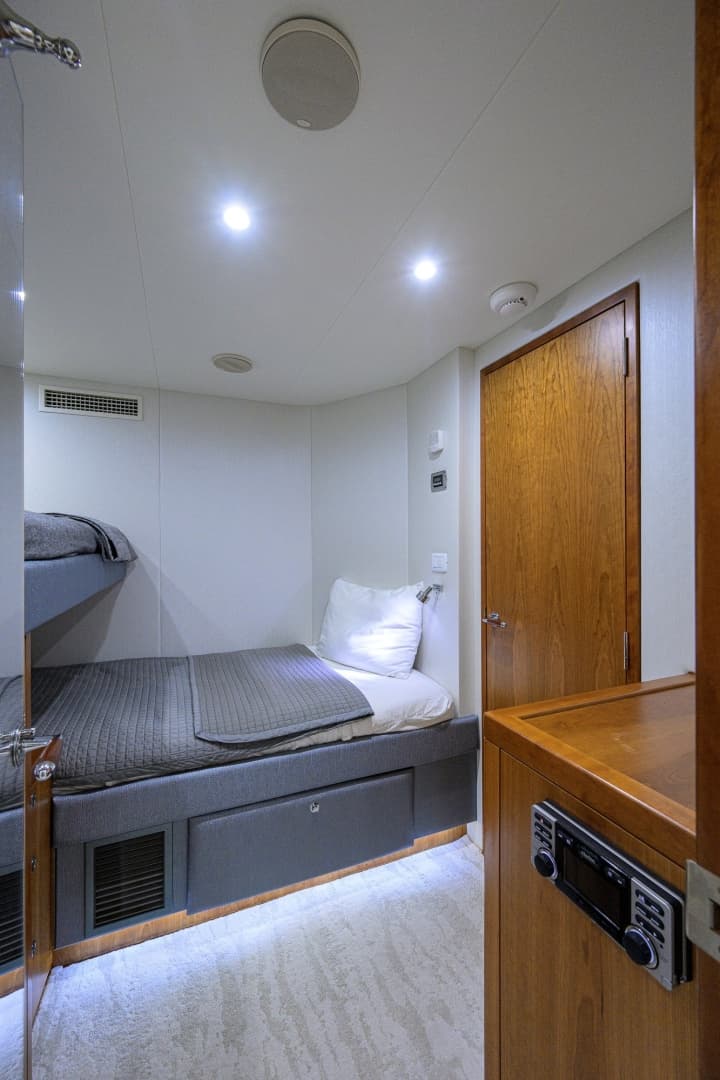 2013 Hatteras 80 Motor Yacht