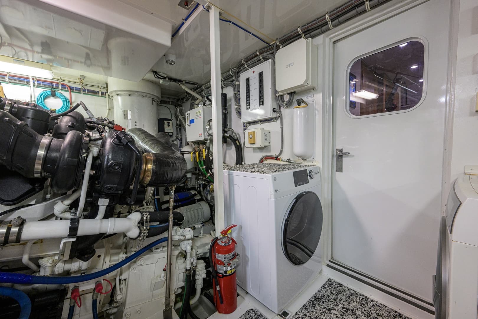 2013 Hatteras 80 Motor Yacht