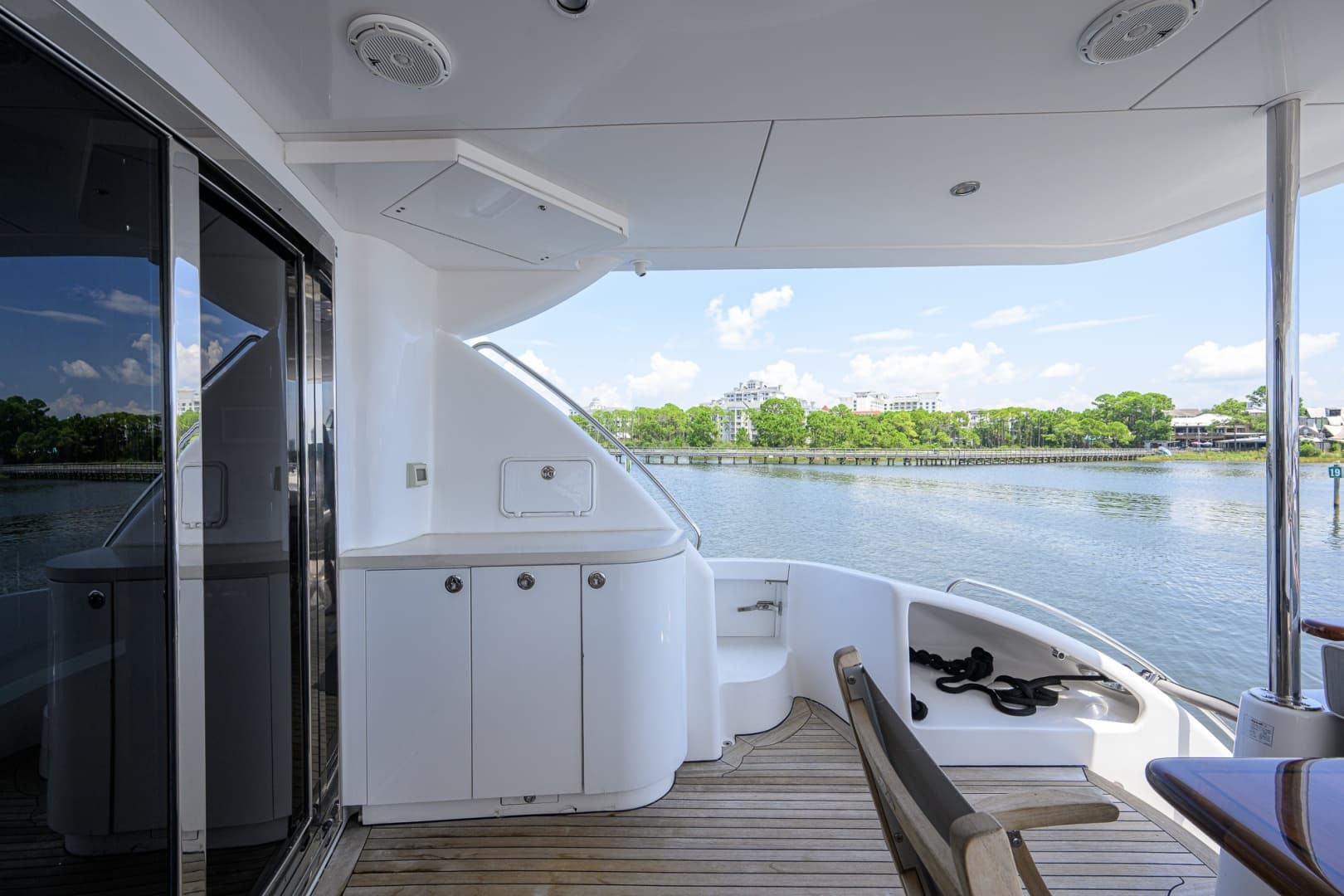 2013 Hatteras 80 Motor Yacht