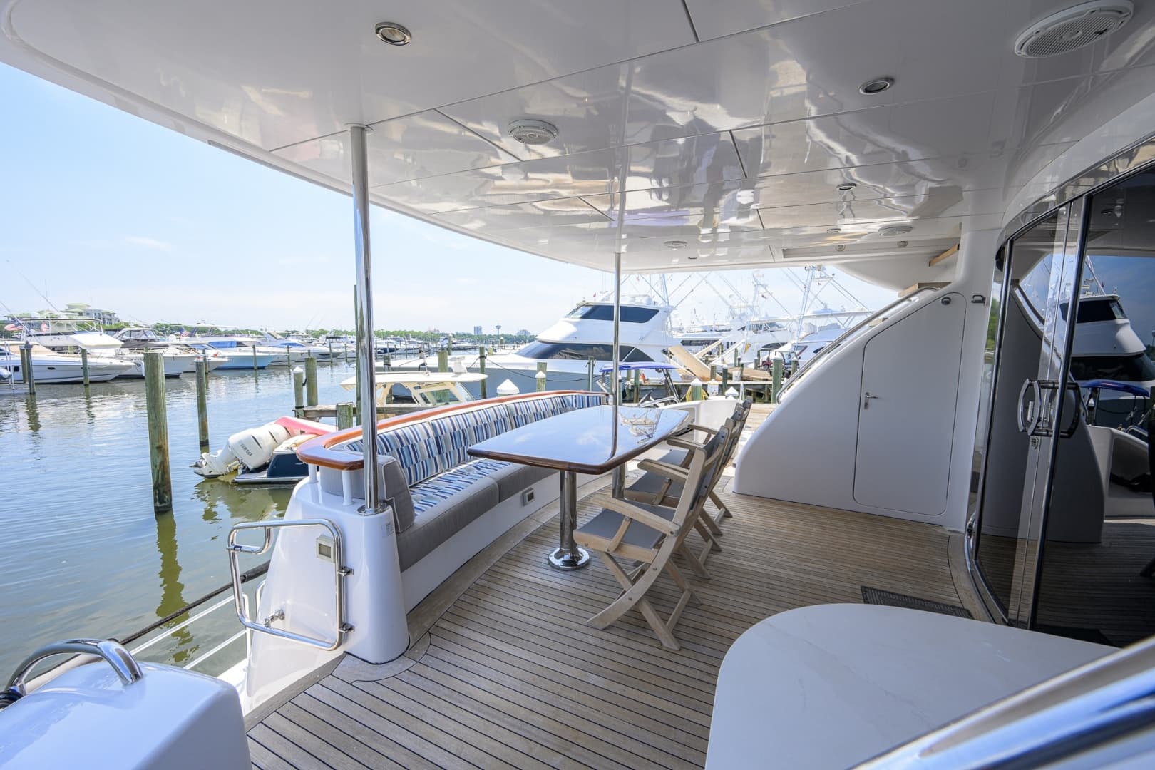 2013 Hatteras 80 Motor Yacht