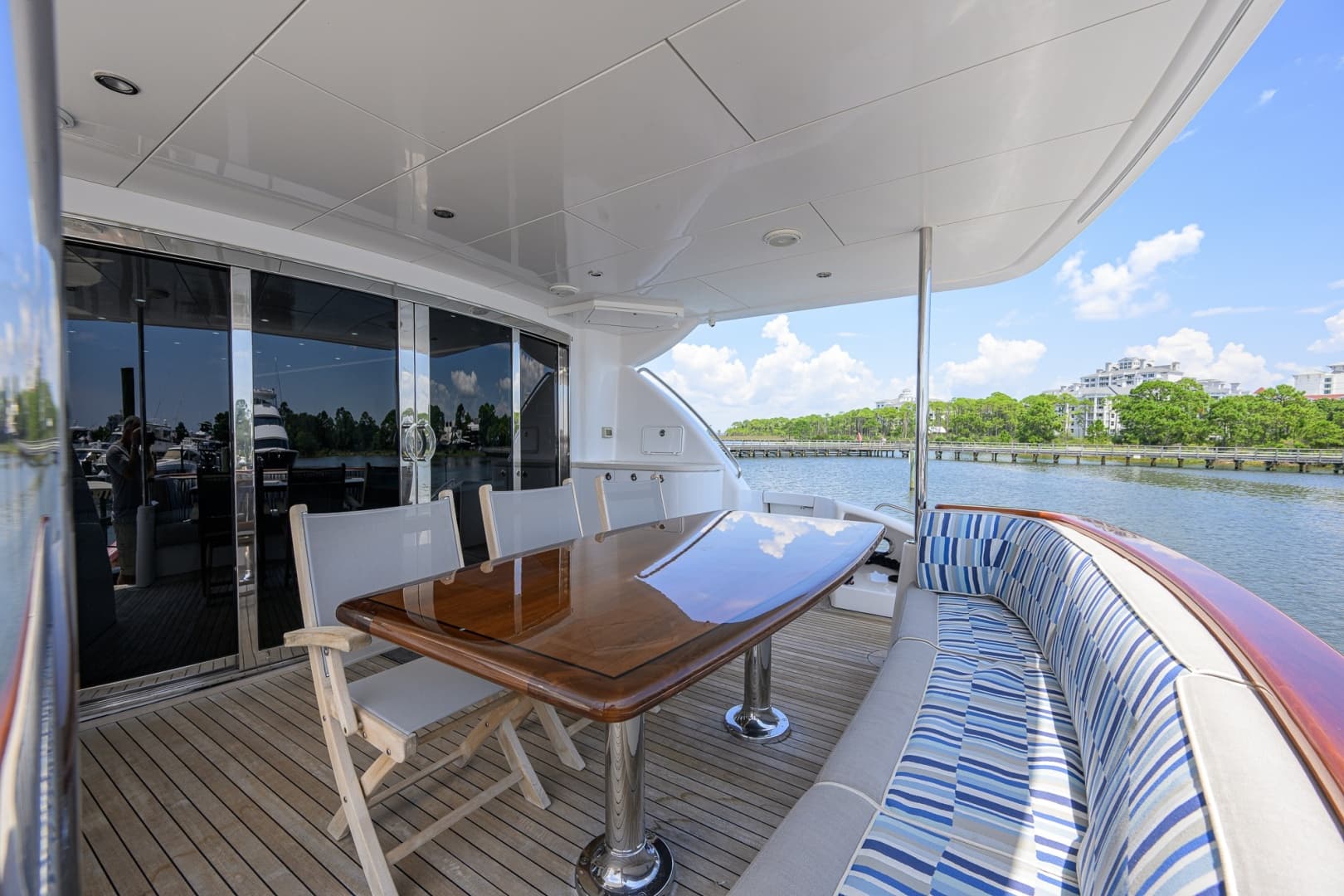 2013 Hatteras 80 Motor Yacht