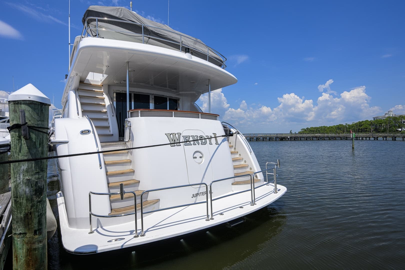 2013 Hatteras 80 Motor Yacht