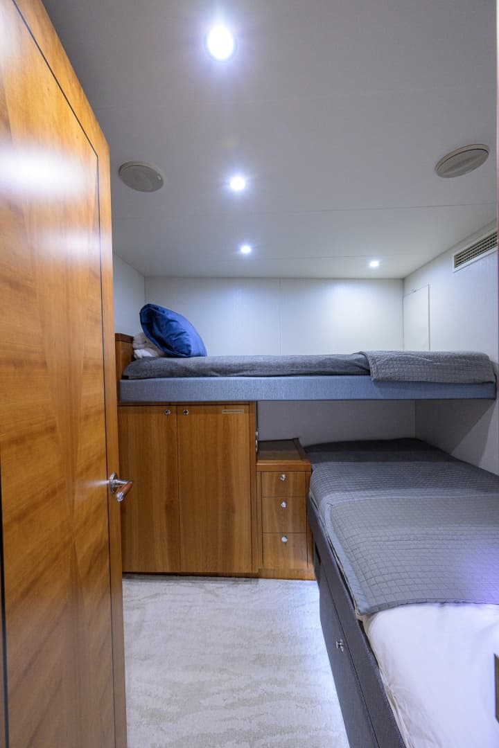 2013 Hatteras 80 Motor Yacht