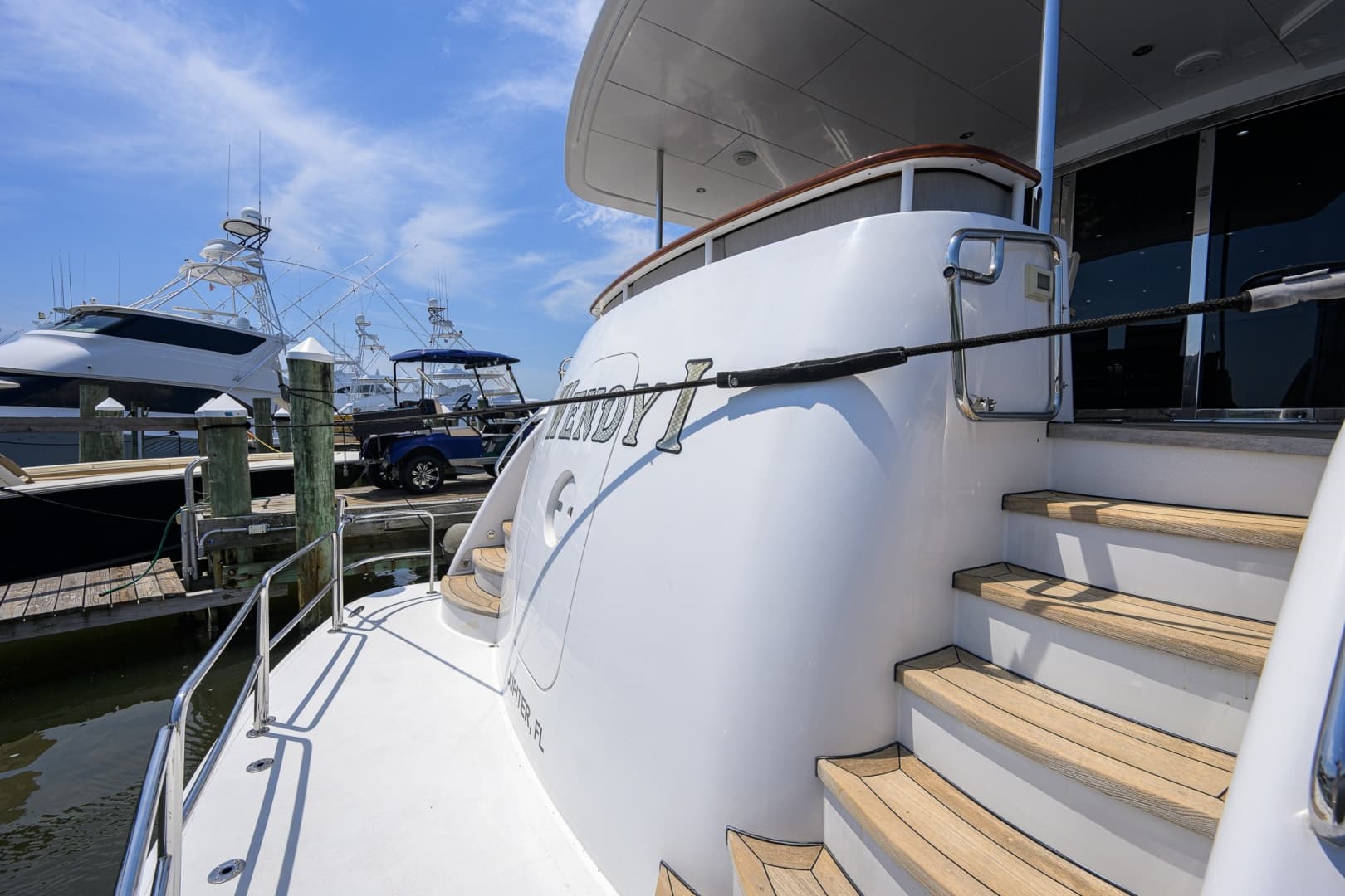 2013 Hatteras 80 Motor Yacht