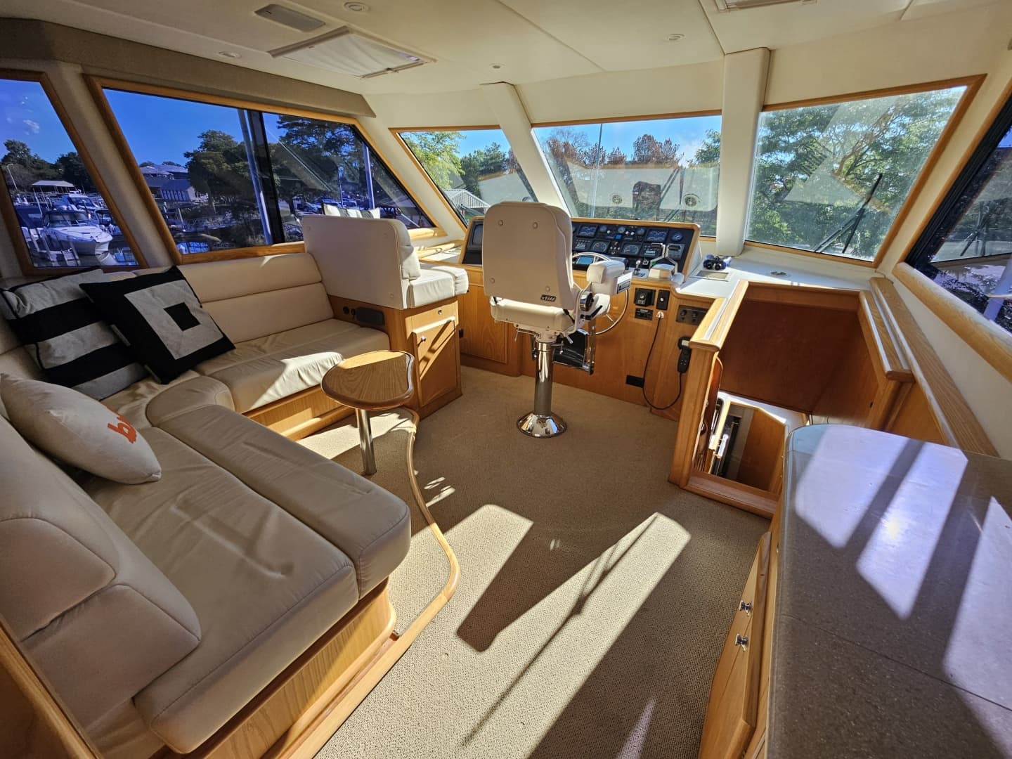 1991 Hatteras 70 Cockpit Motor Yacht