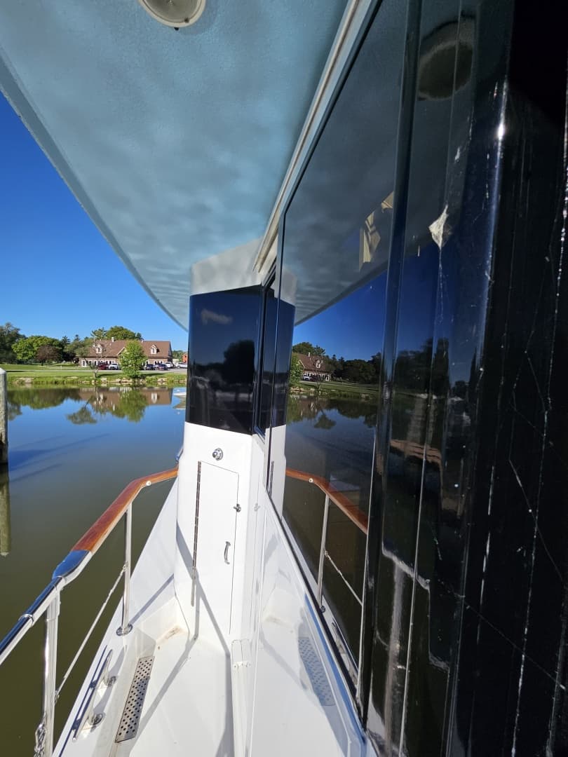 1991 Hatteras 70 Cockpit Motor Yacht
