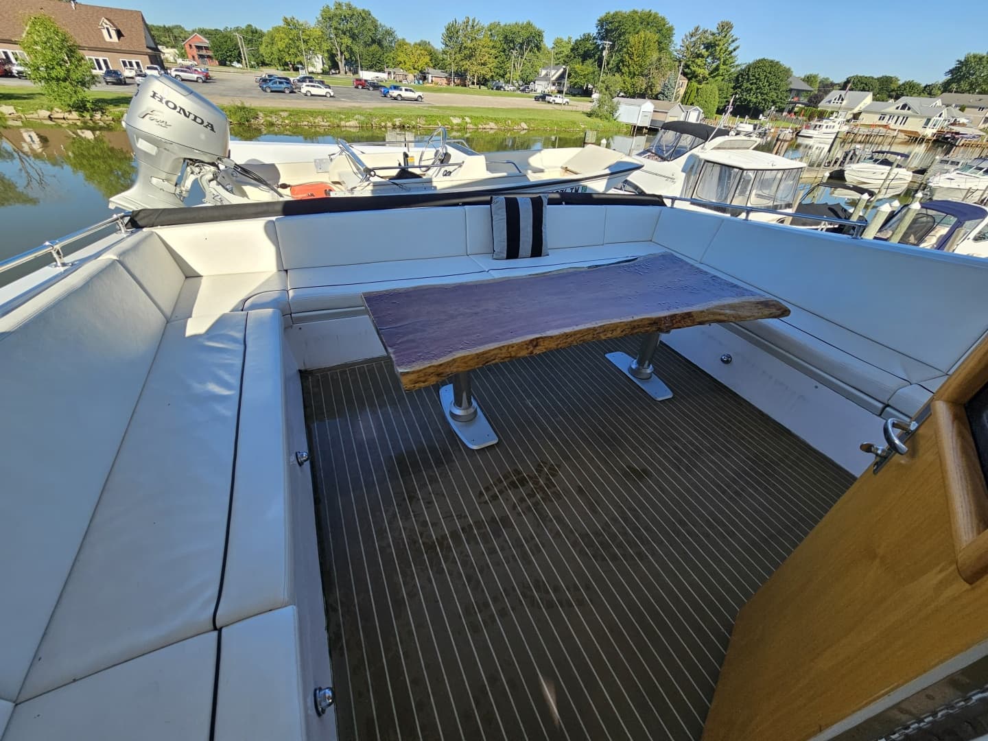 1991 Hatteras 70 Cockpit Motor Yacht