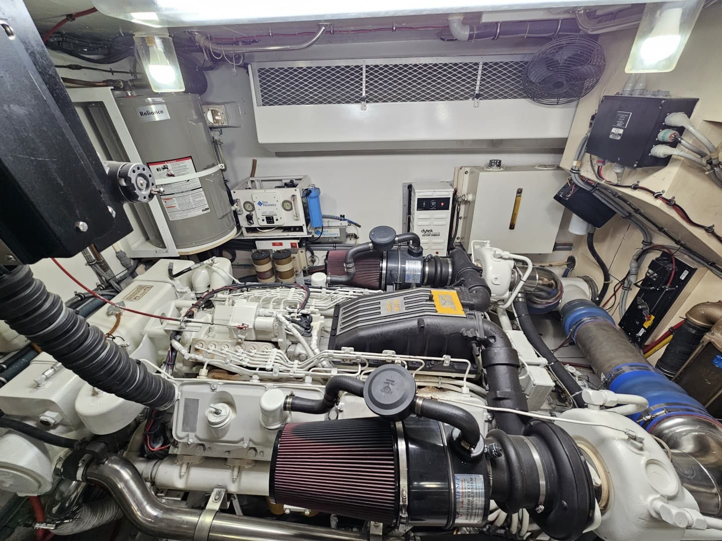 1991 Hatteras 70 Cockpit Motor Yacht