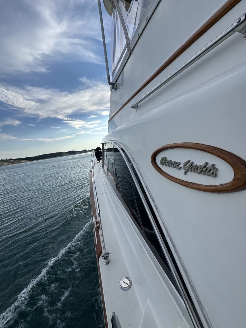 1985 Ocean Yachts 46 Sunliner